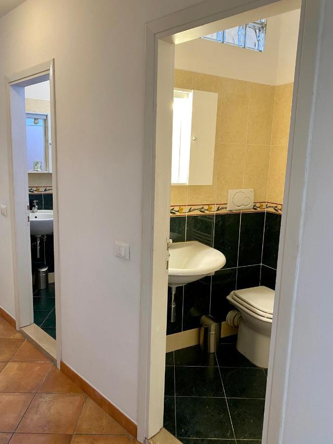 Nice & Roomy Behind The Uffizi Museum Appartamento Firenze